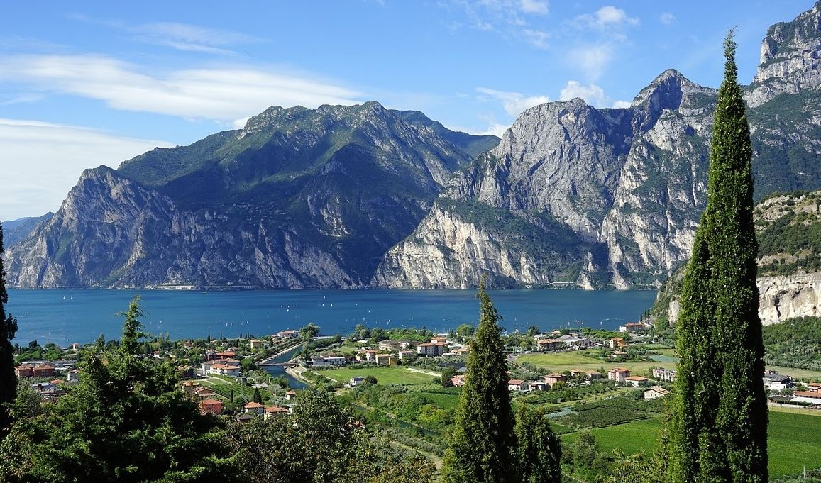 LOMBARDIA TO STAY